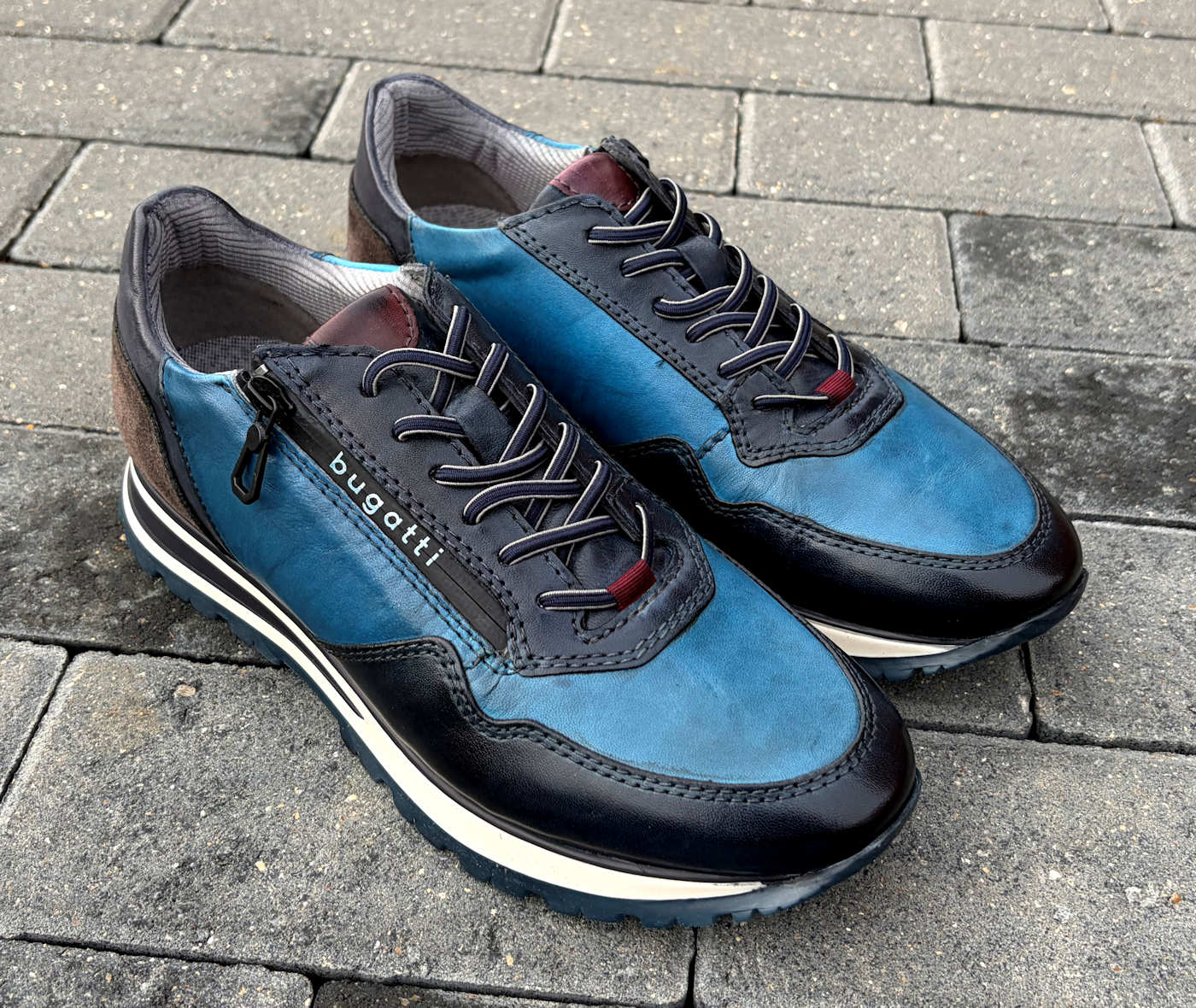 Bugatti Mens Bright Blue Navy Training Shoes with Rubber Sole