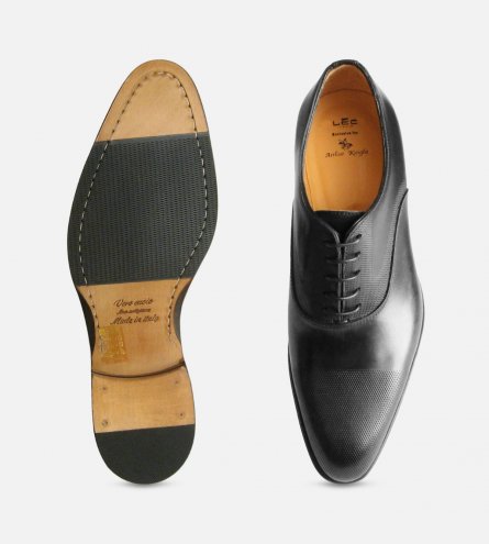Executive Black Oxford with Punched Cap Made in Italy