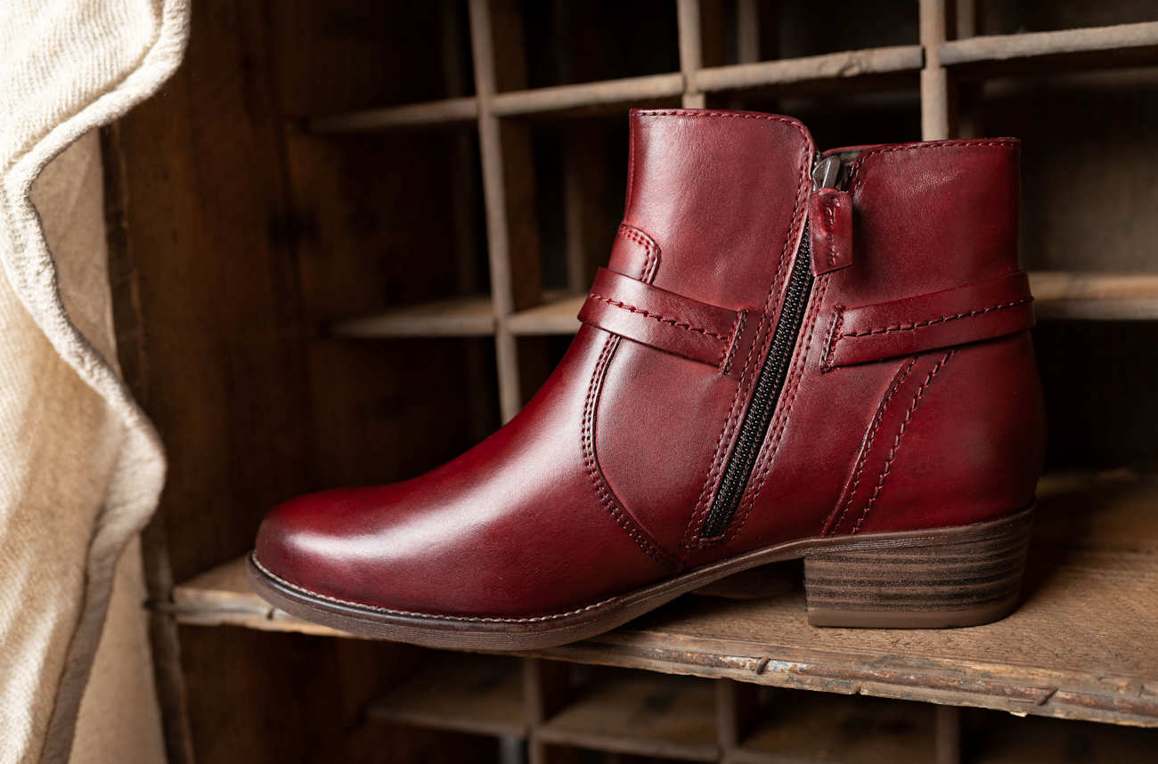 Womens Burgundy Size Zip Boots